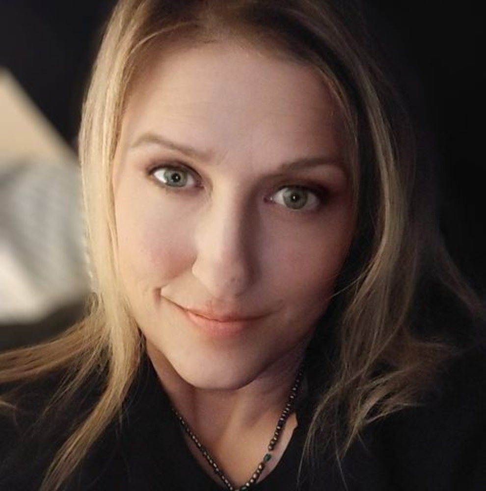 Meet your Posher, Charity stiefel